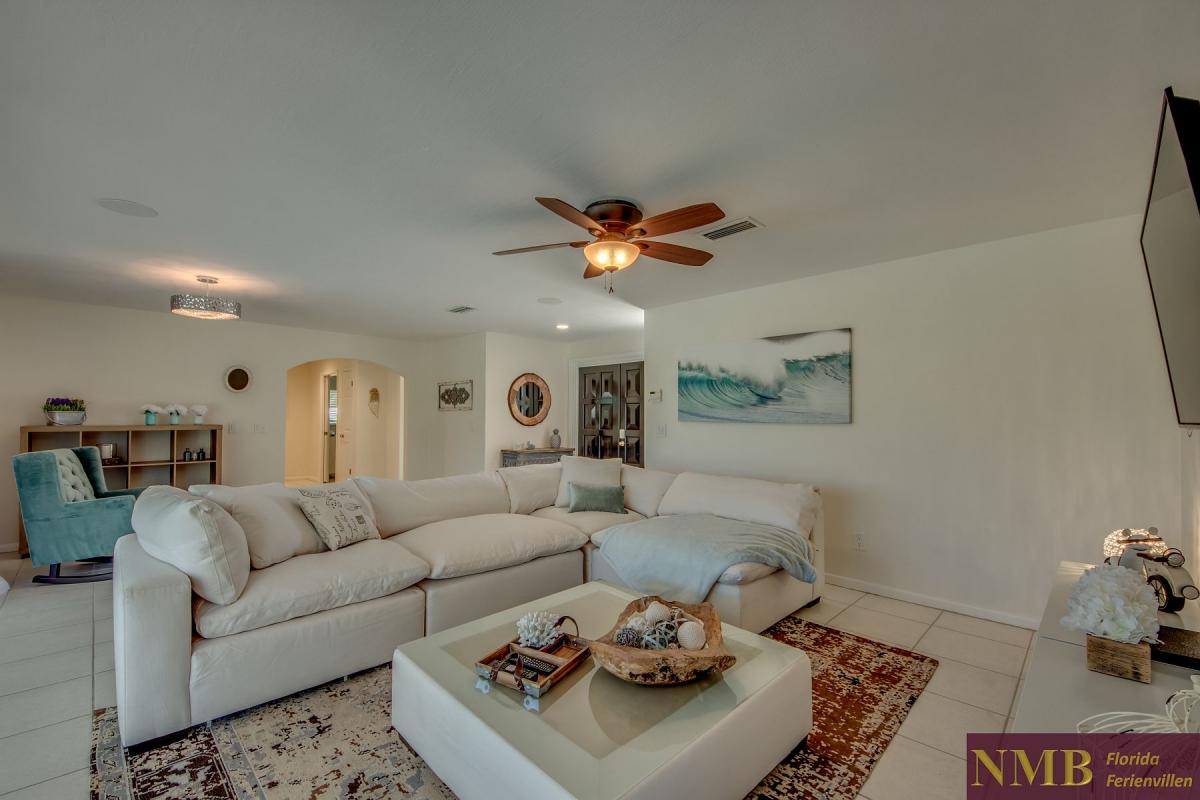 Ferienhaus-Cape-Coral-Cozy-Island_13-Family Room